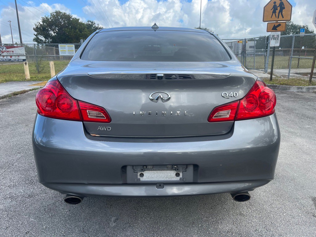 2015 INFINITI Q40 Image 4