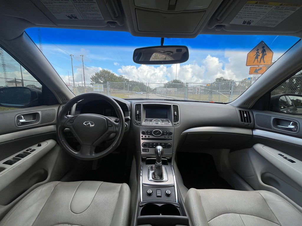 2015 INFINITI Q40 Image 7