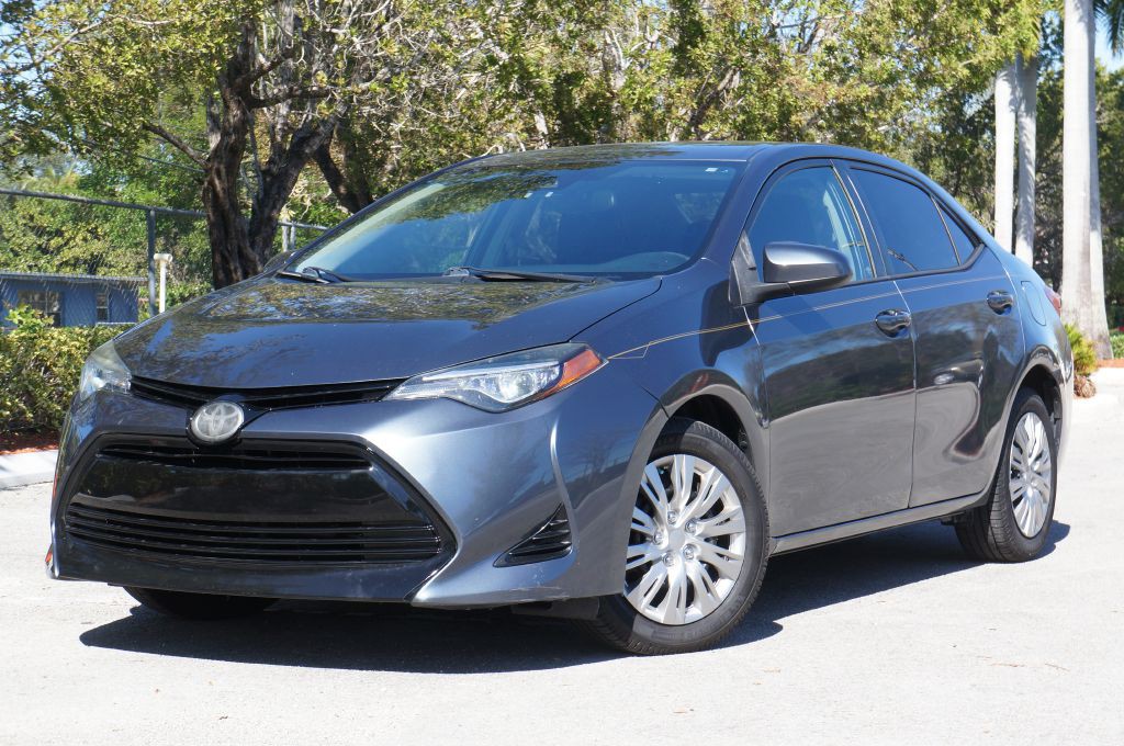 2018 Toyota Corolla Image 2