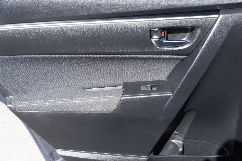 2018 Toyota Corolla Image 30