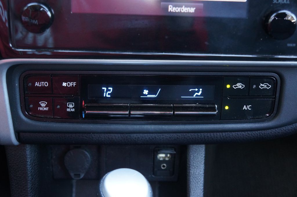 2018 Toyota Corolla Image 38