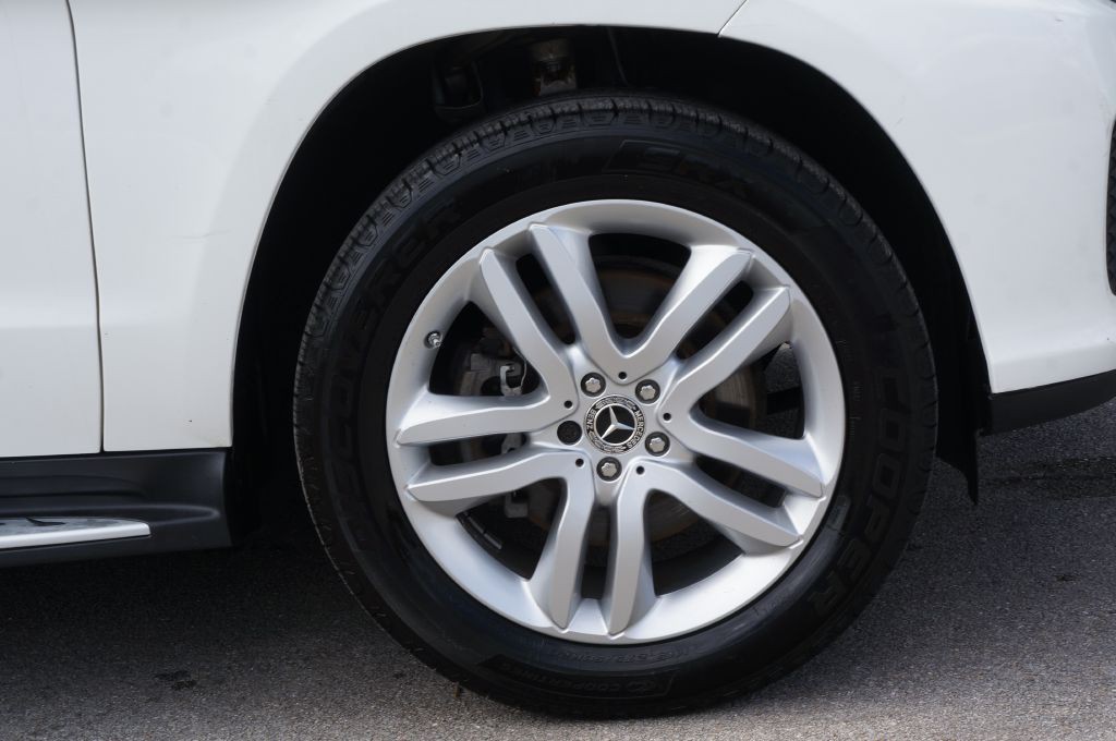 2017 Mercedes-Benz GLS-Class Image 24