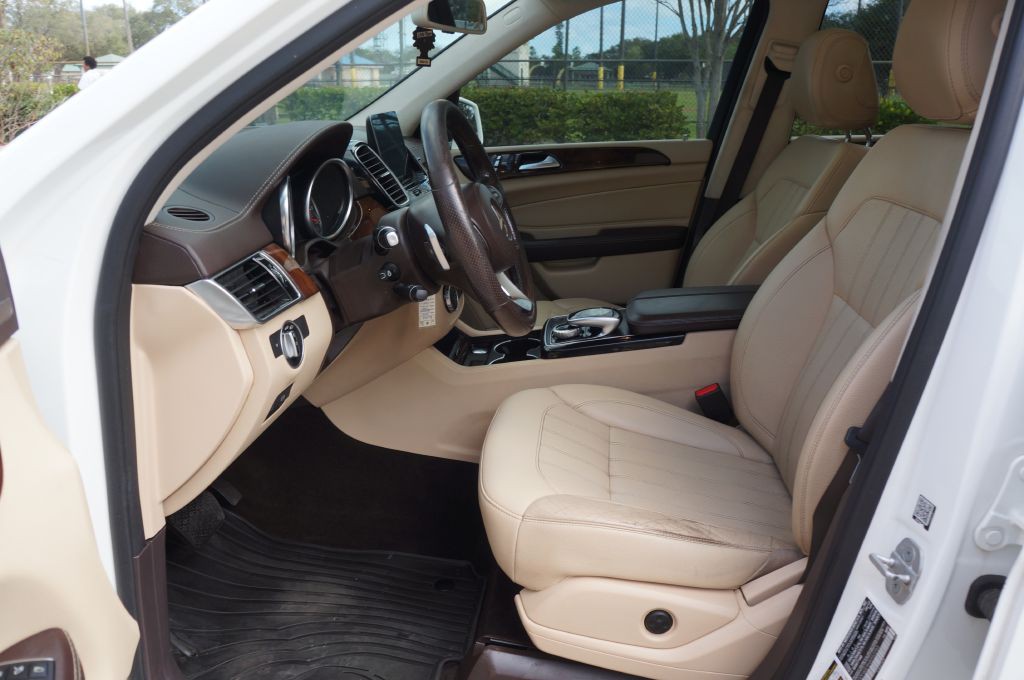 2017 Mercedes-Benz GLS-Class Image 30