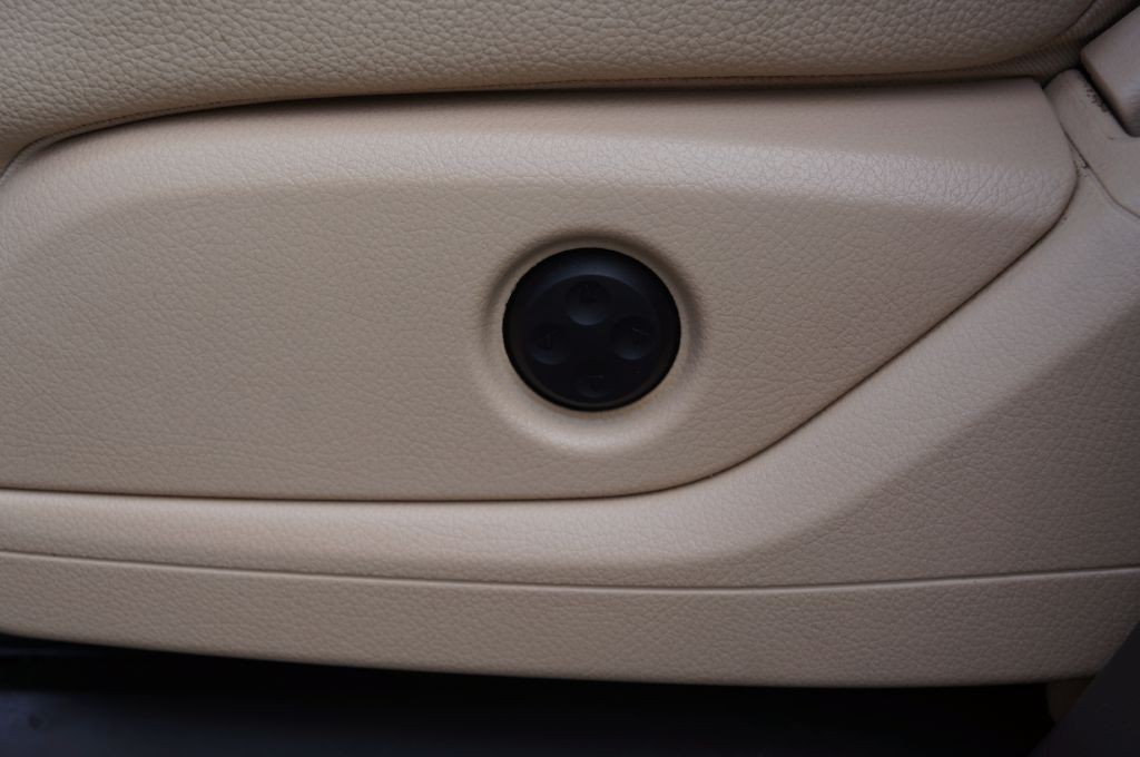 2017 Mercedes-Benz GLS-Class Image 32