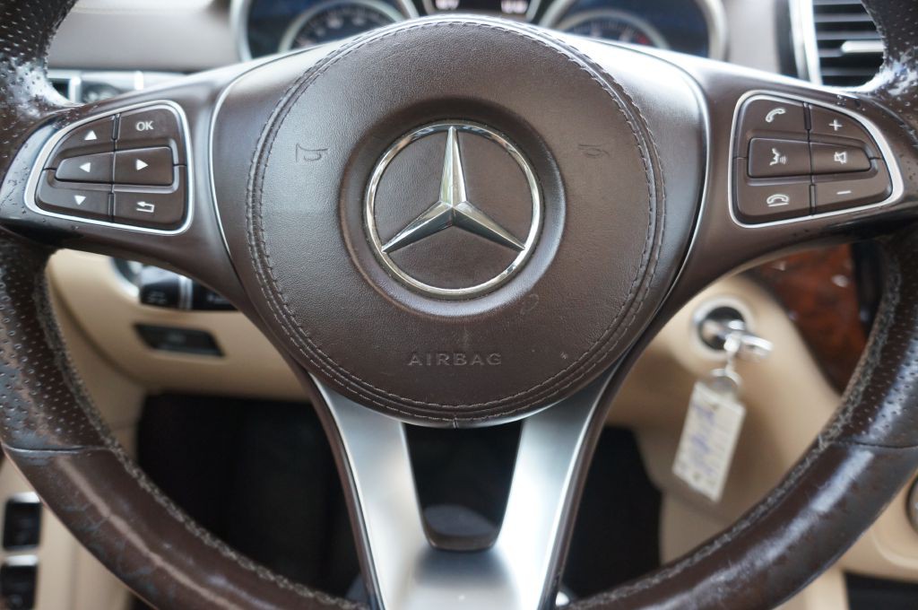 2017 Mercedes-Benz GLS-Class Image 50