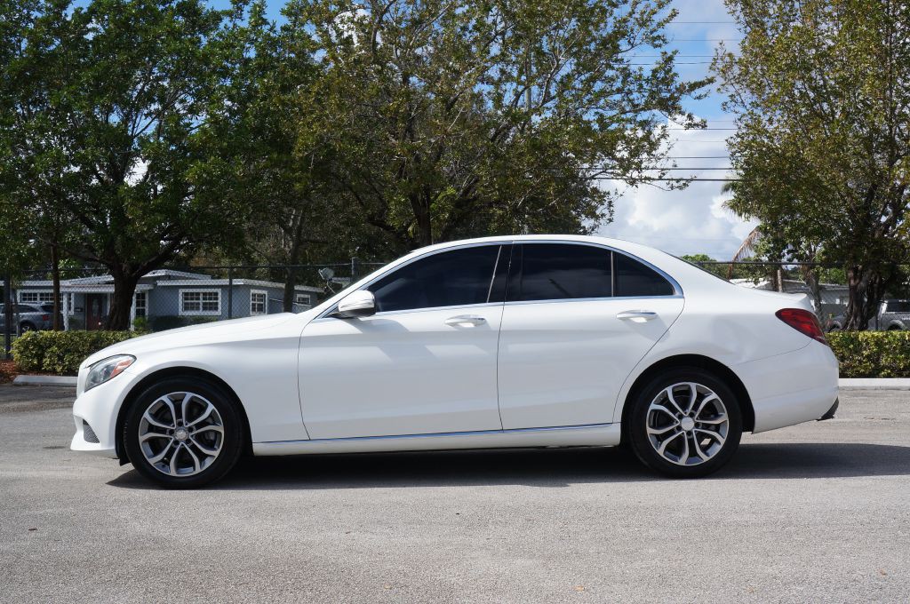 2015 Mercedes-Benz C-Class Image 7