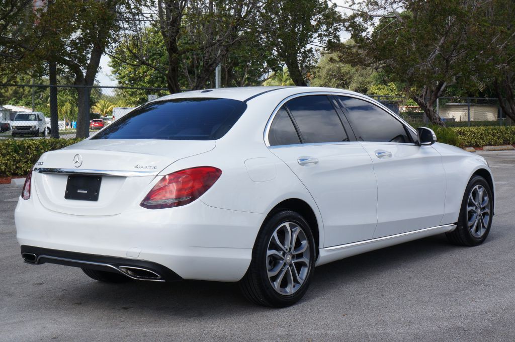 2015 Mercedes-Benz C-Class Image 14