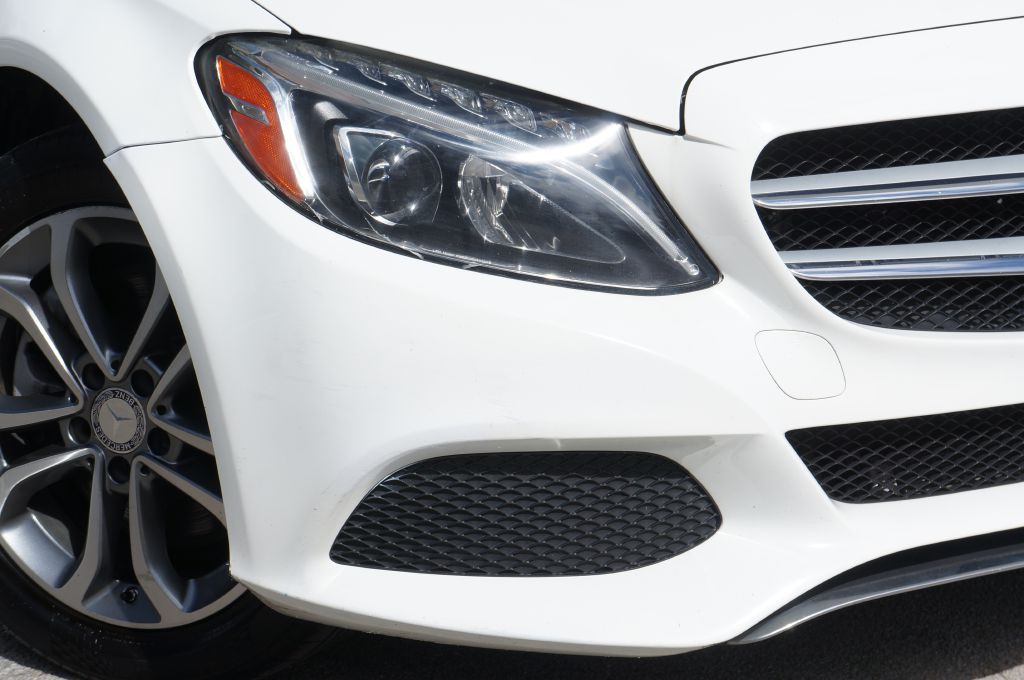 2015 Mercedes-Benz C-Class Image 17