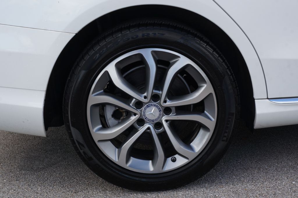 2015 Mercedes-Benz C-Class Image 22