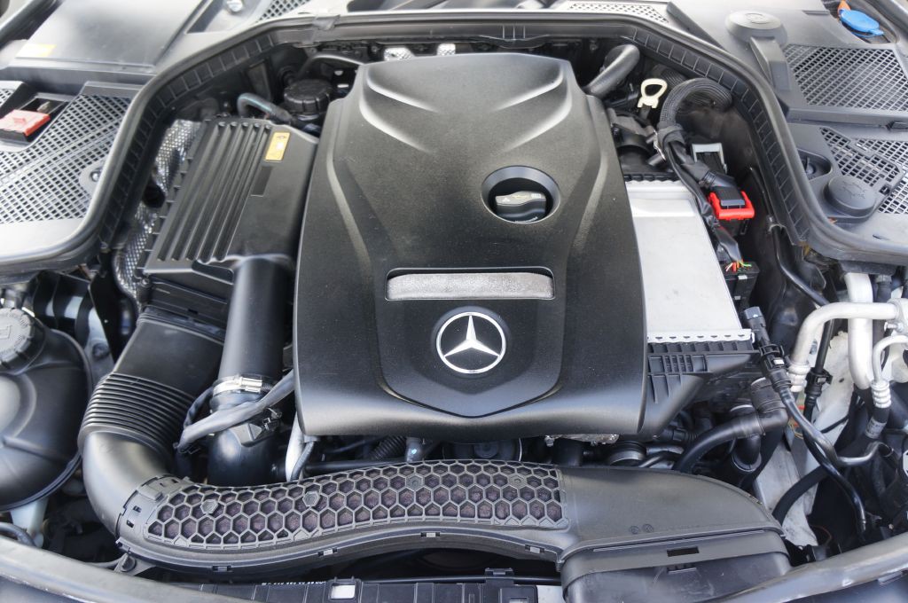 2015 Mercedes-Benz C-Class Image 23