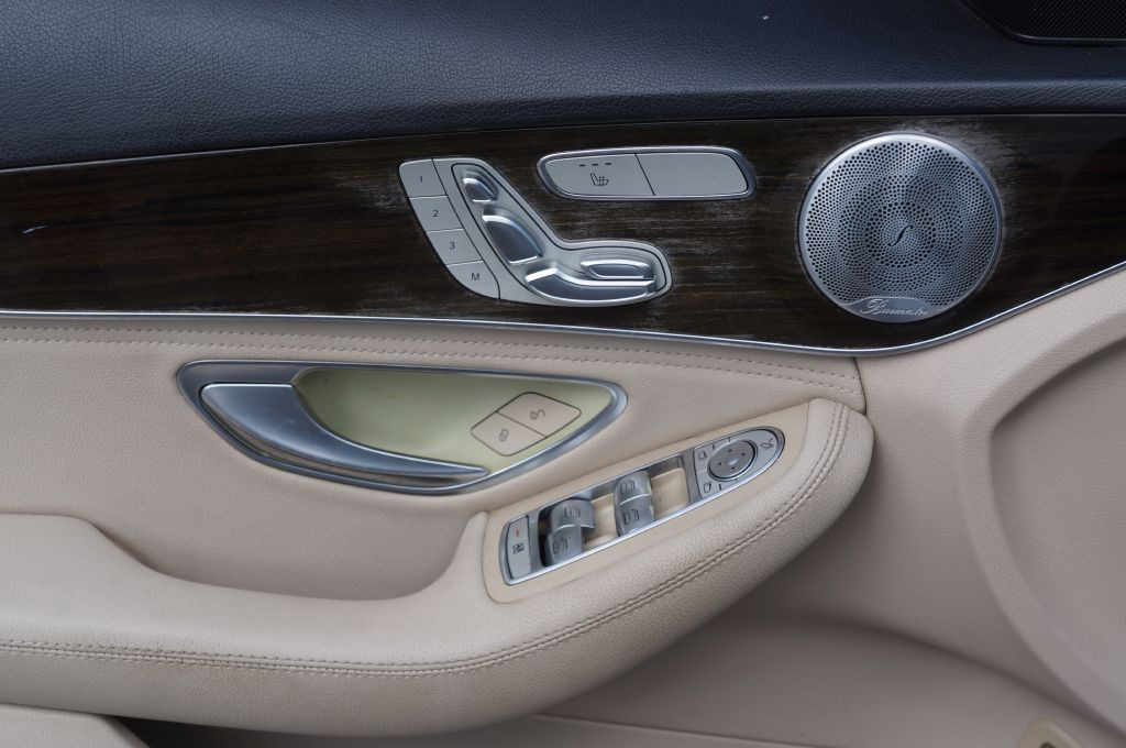 2015 Mercedes-Benz C-Class Image 25