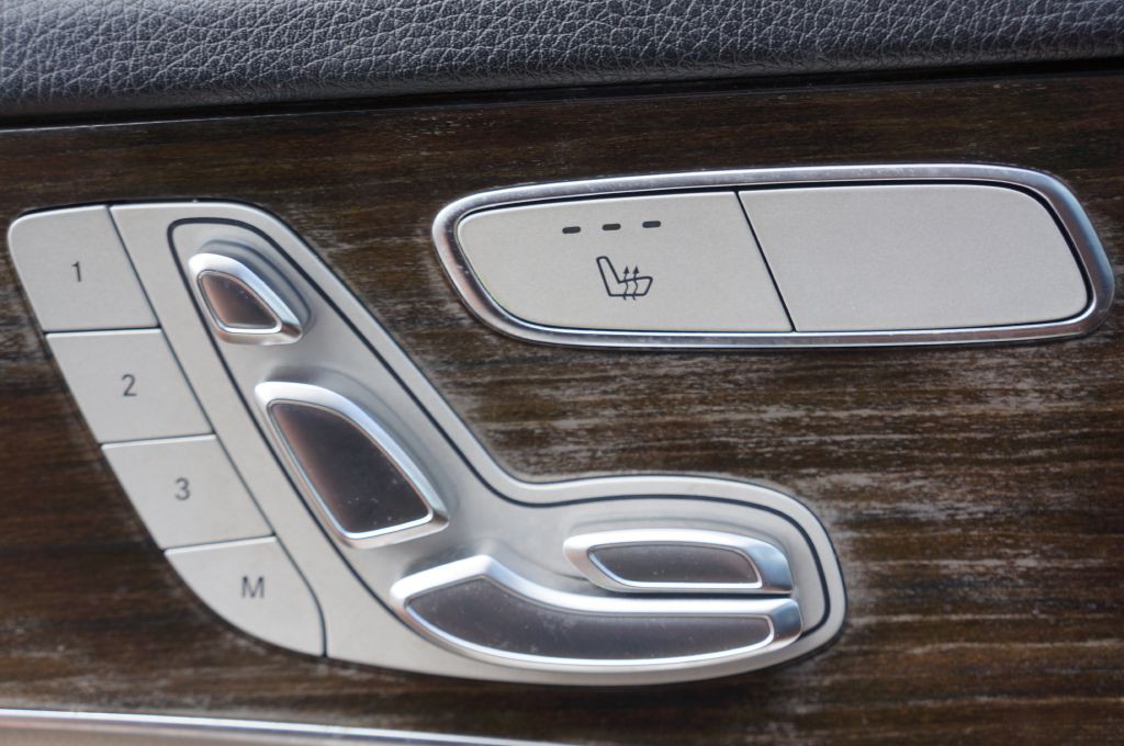 2015 Mercedes-Benz C-Class Image 26