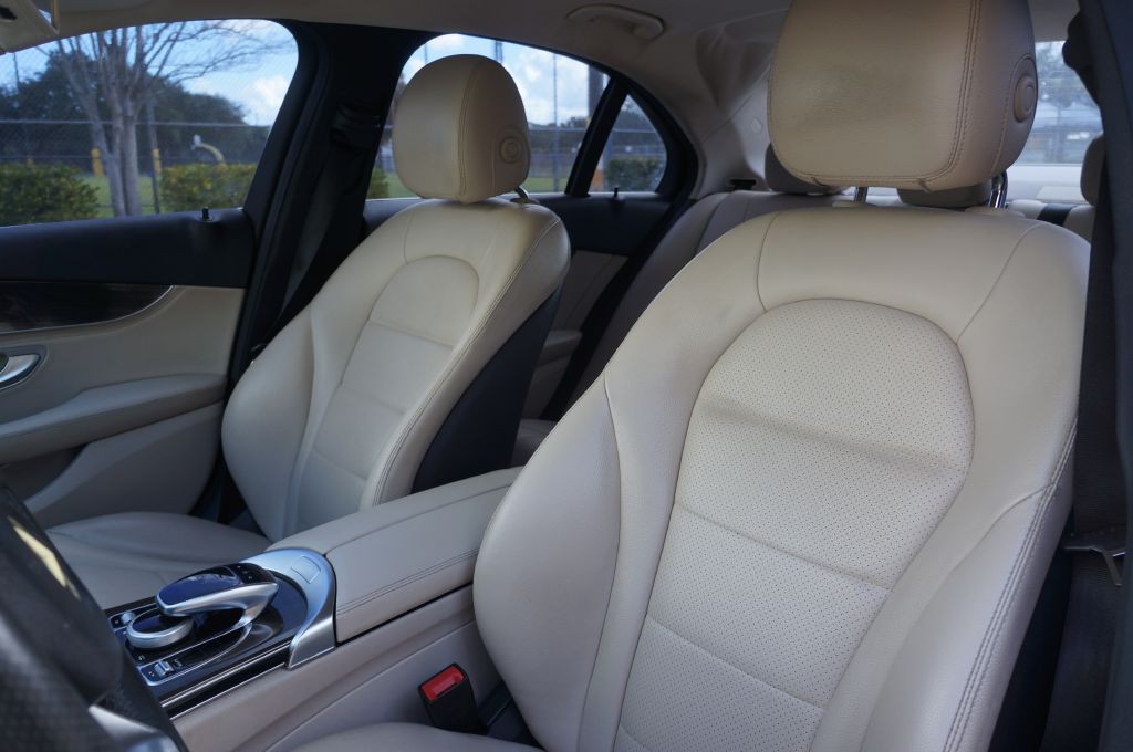 2015 Mercedes-Benz C-Class Image 29