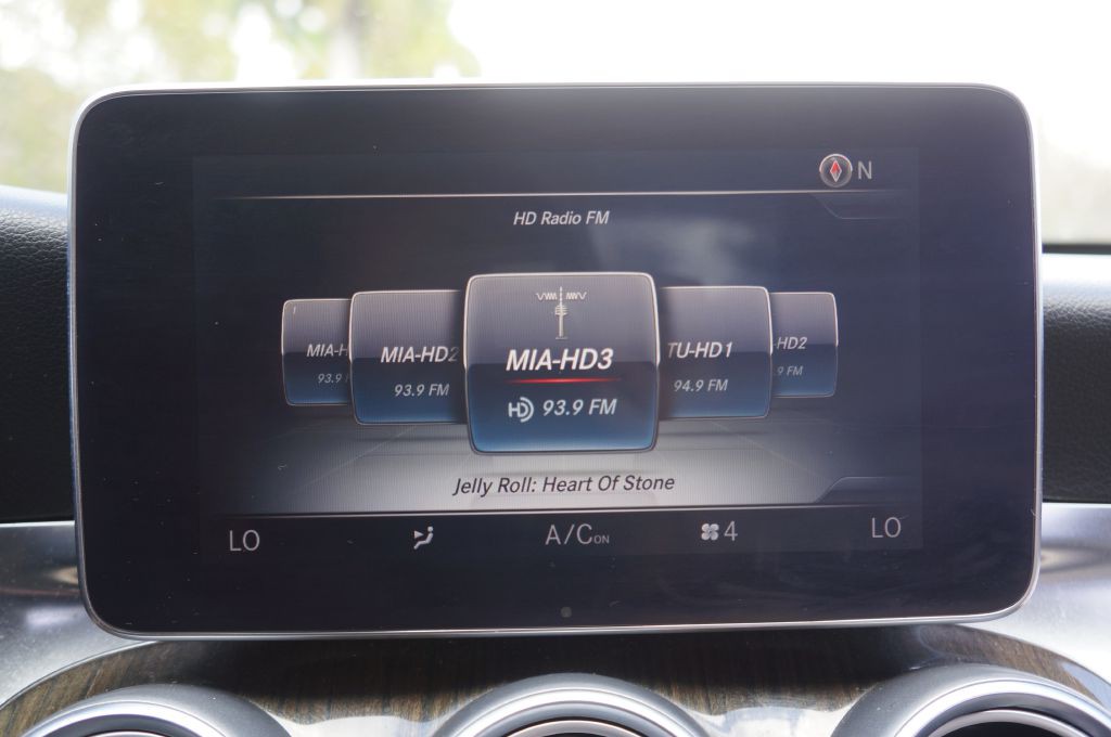 2015 Mercedes-Benz C-Class Image 38