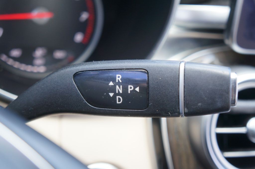 2015 Mercedes-Benz C-Class Image 41