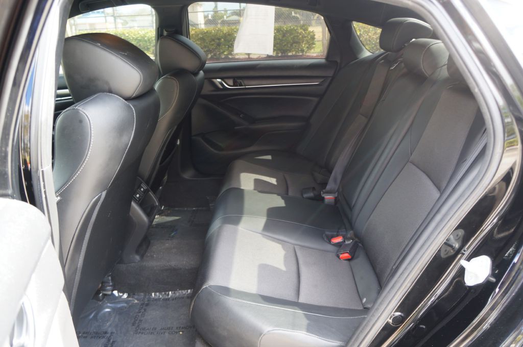 2021 Honda Accord Image 30