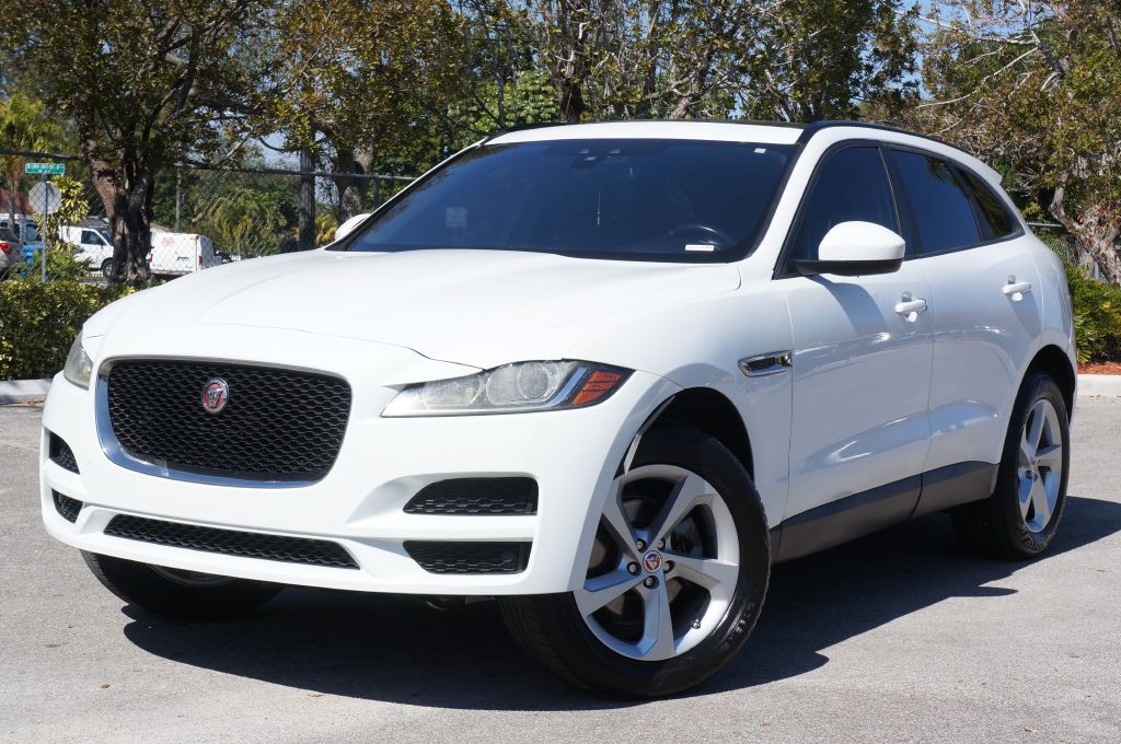 2018 Jaguar F-PACE Image 2