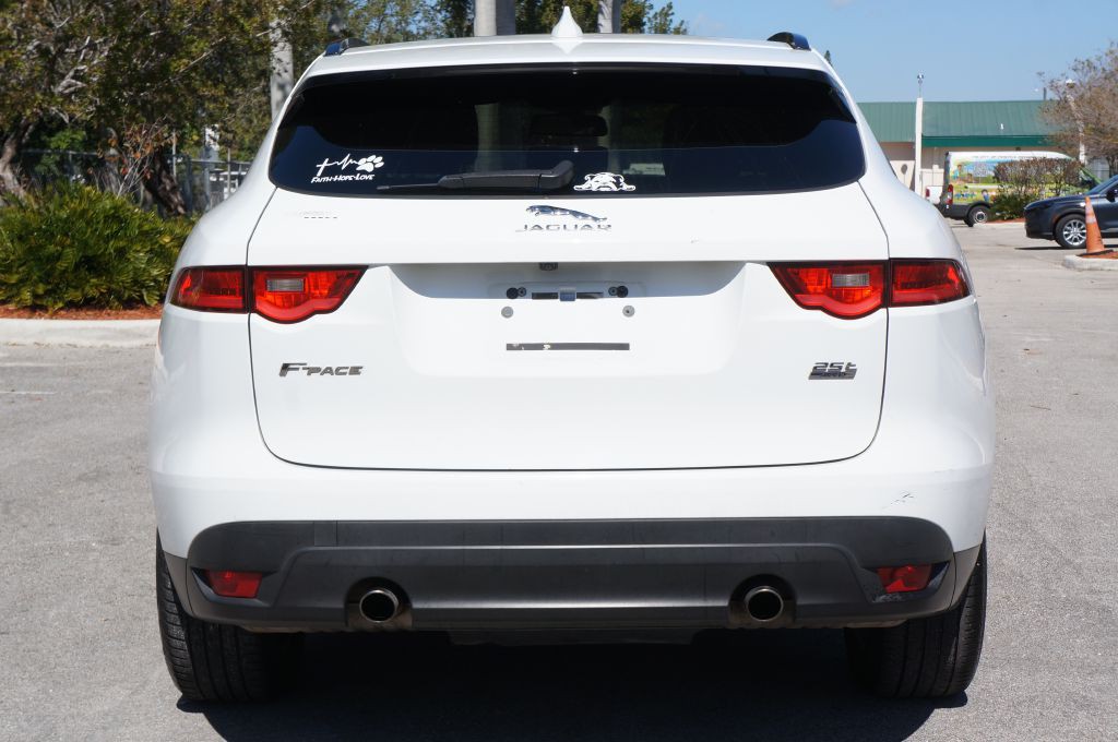 2018 Jaguar F-PACE Image 12