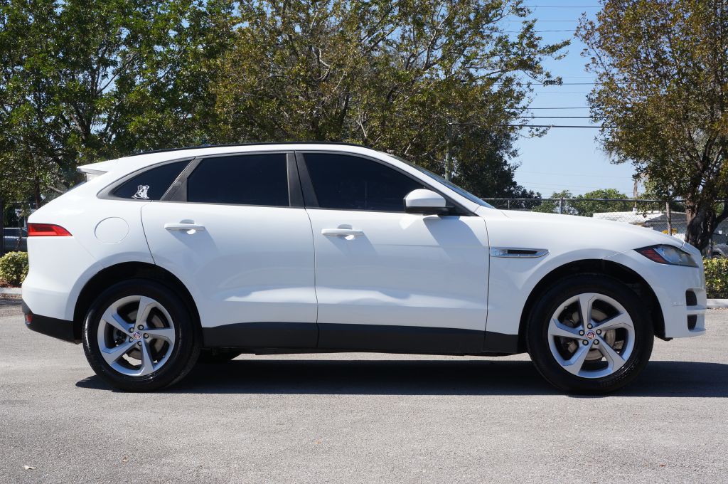 2018 Jaguar F-PACE Image 16