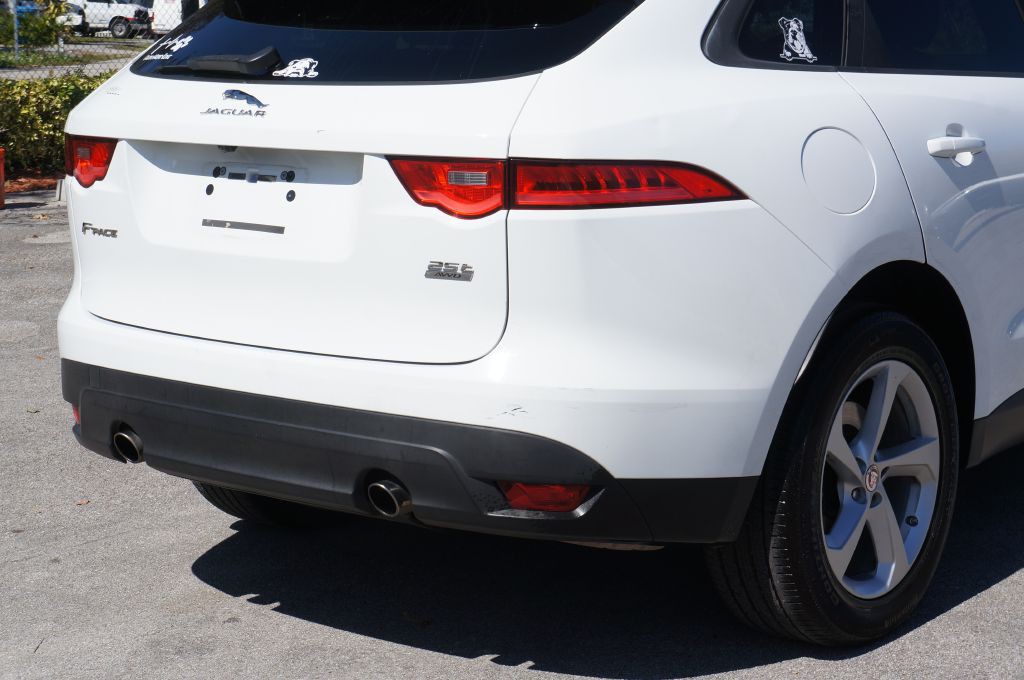 2018 Jaguar F-PACE Image 18