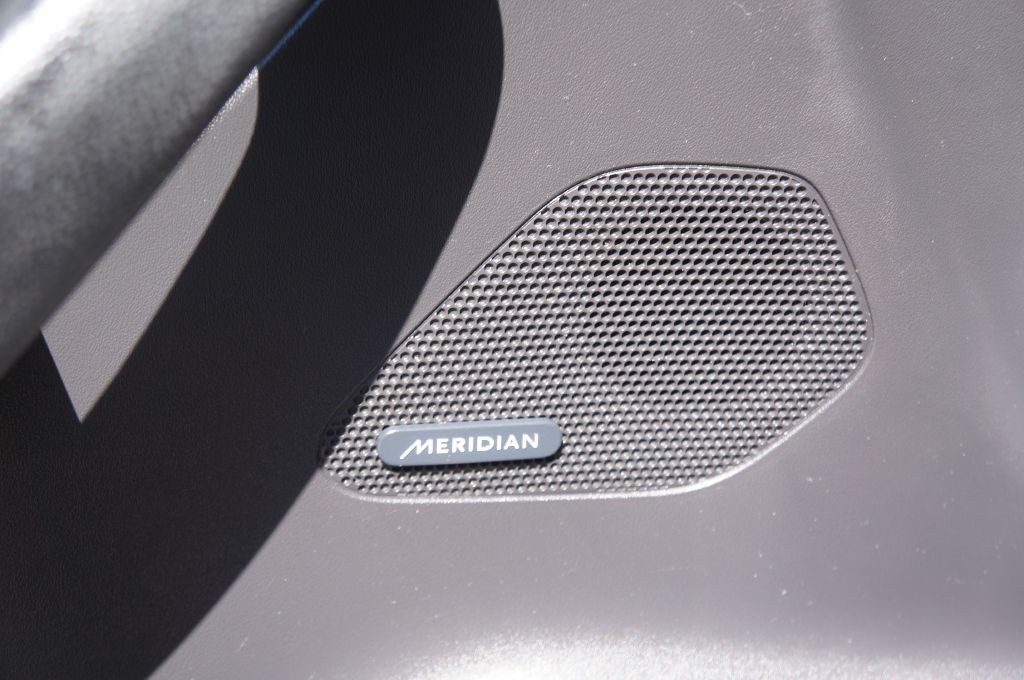 2018 Jaguar F-PACE Image 26