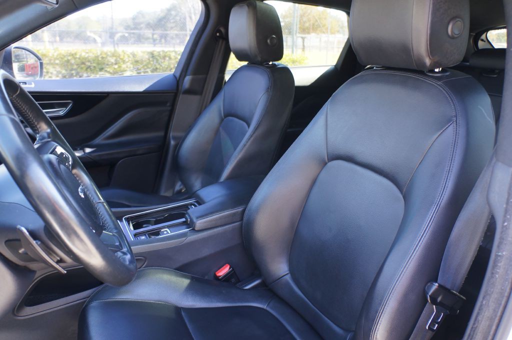 2018 Jaguar F-PACE Image 28