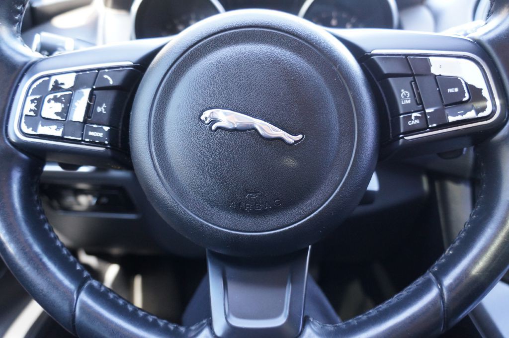 2018 Jaguar F-PACE Image 46