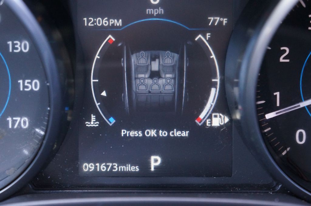 2018 Jaguar F-PACE Image 47