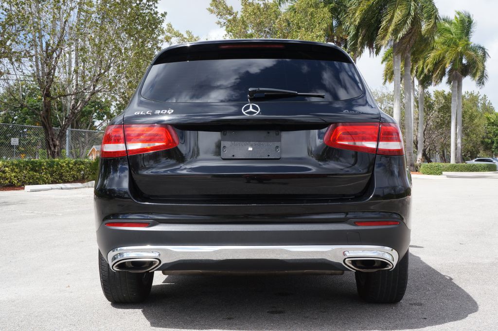 2018 Mercedes-Benz GLC-Class Image 11