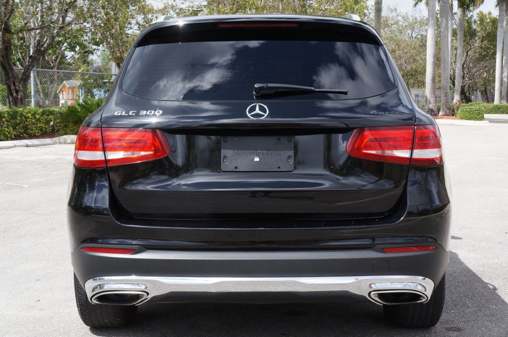 2018 Mercedes-Benz GLC-Class Image 12