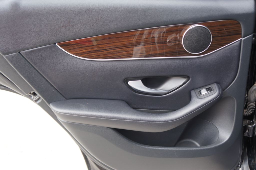 2018 Mercedes-Benz GLC-Class Image 31