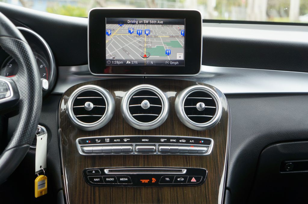 2018 Mercedes-Benz GLC-Class Image 37