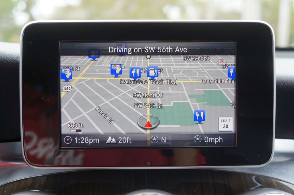 2018 Mercedes-Benz GLC-Class Image 38