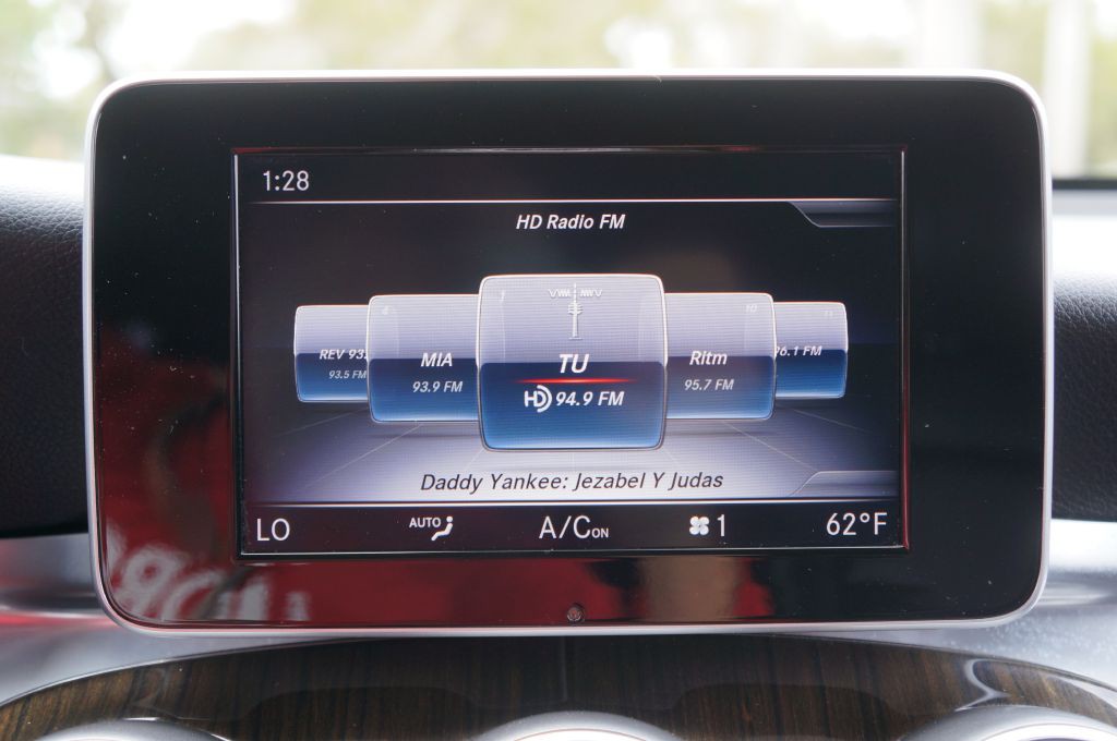 2018 Mercedes-Benz GLC-Class Image 40