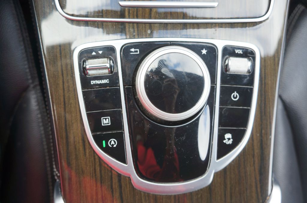 2018 Mercedes-Benz GLC-Class Image 43