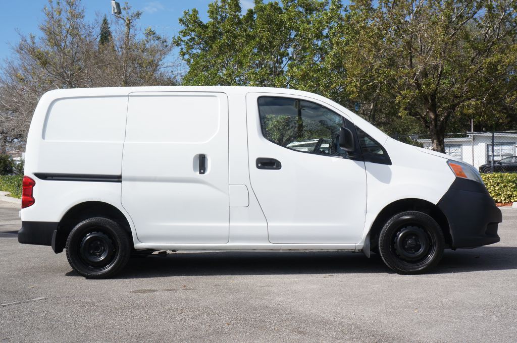 2018 Nissan NV200 Image 16