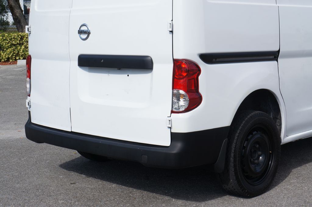 2018 Nissan NV200 Image 18