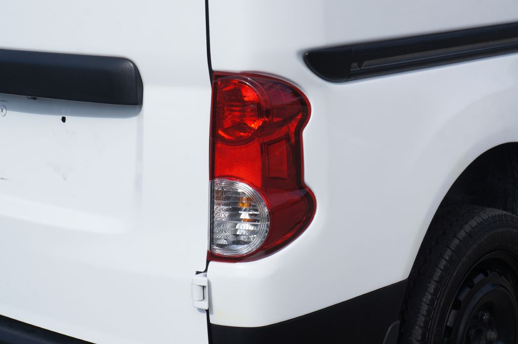 2018 Nissan NV200 Image 21