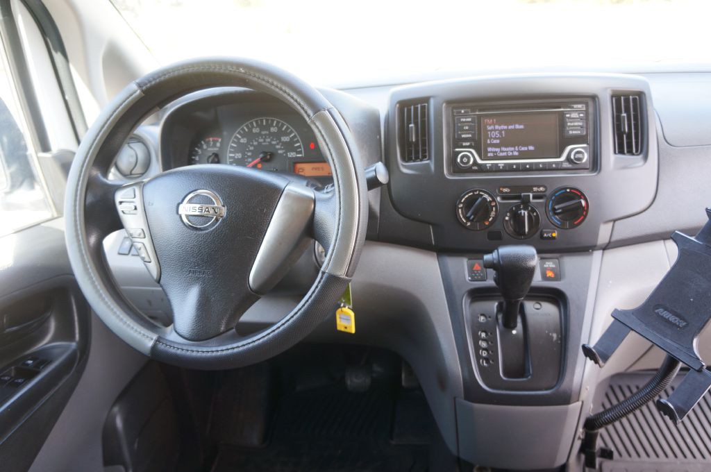 2018 Nissan NV200 Image 36