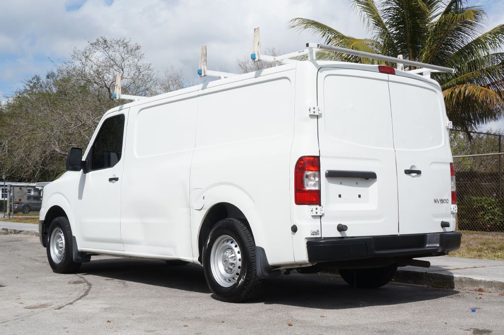 2018 Nissan NV Image 9