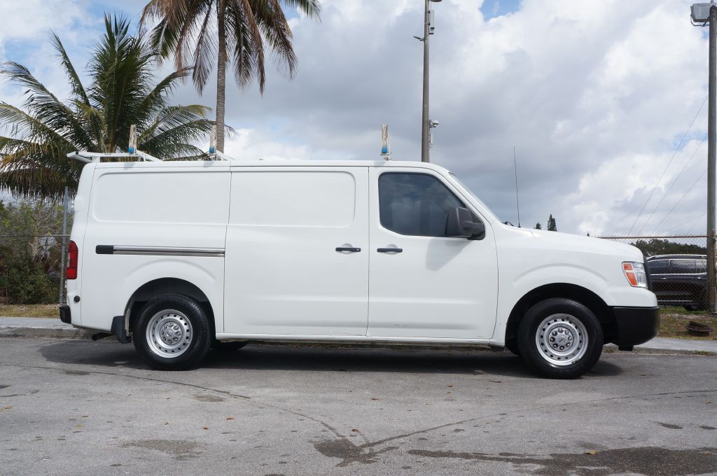 2018 Nissan NV Image 15