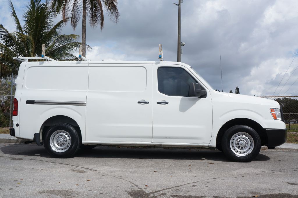 2018 Nissan NV Image 16