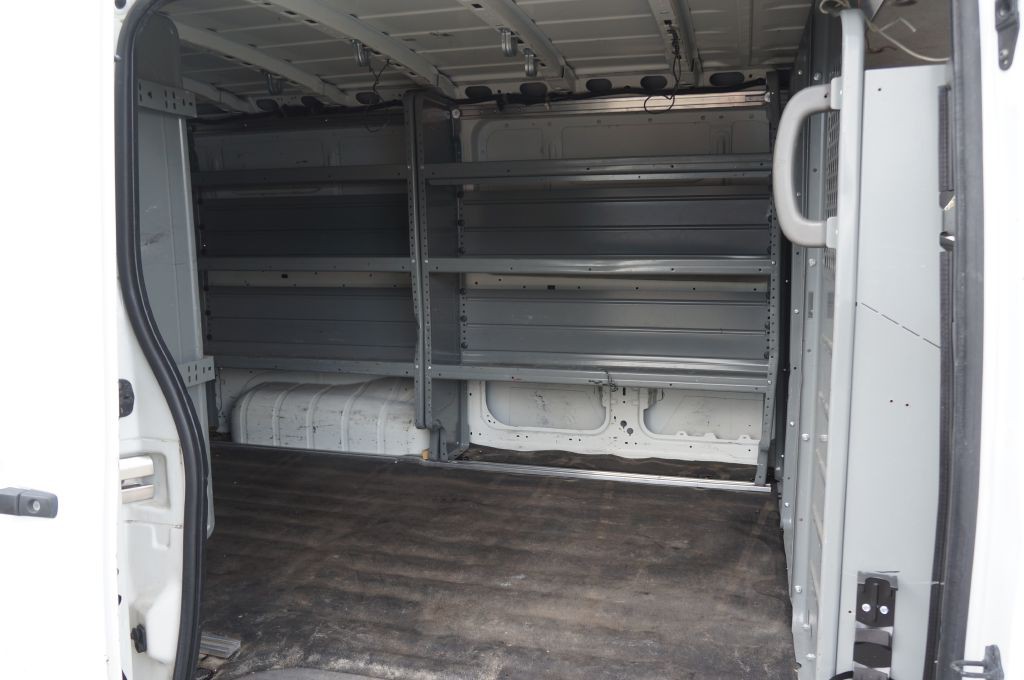 2018 Nissan NV Image 21