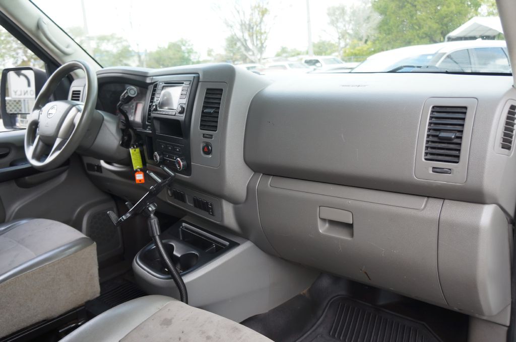 2018 Nissan NV Image 35