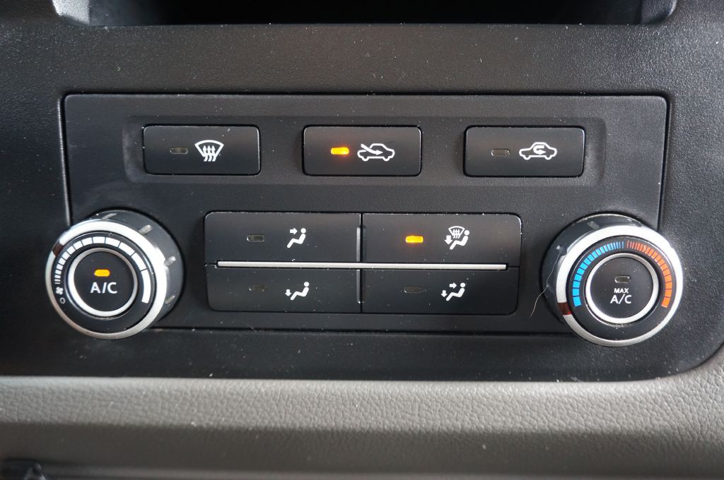 2018 Nissan NV Image 43