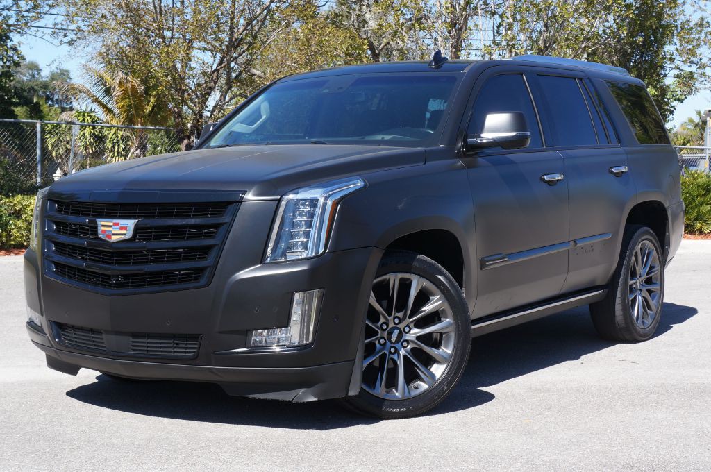 2020 Cadillac Escalade Image 2