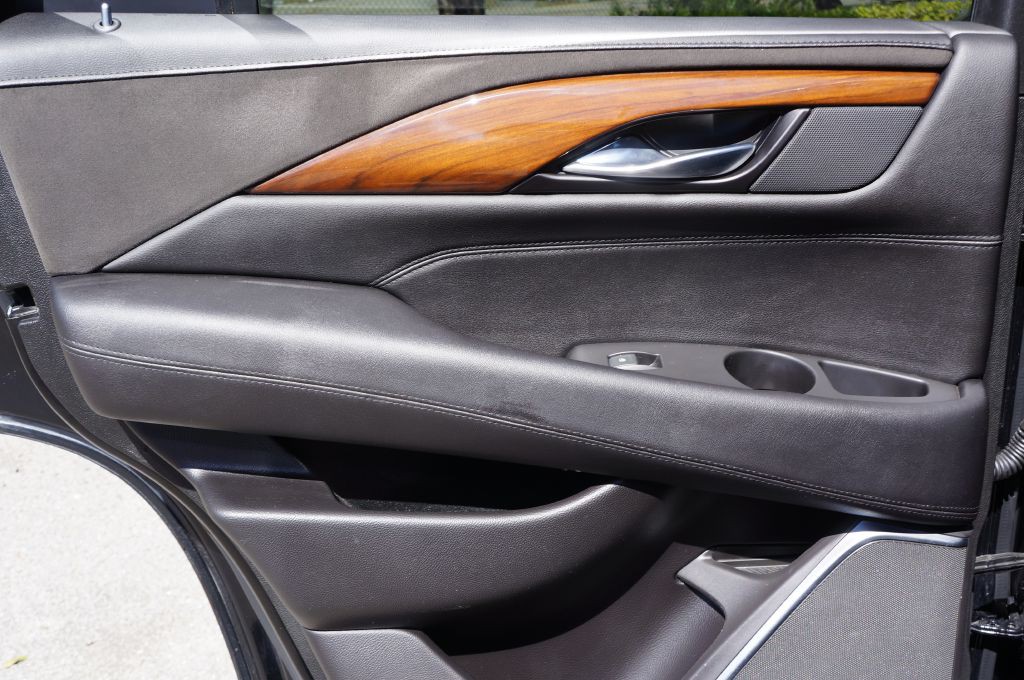 2020 Cadillac Escalade Image 32