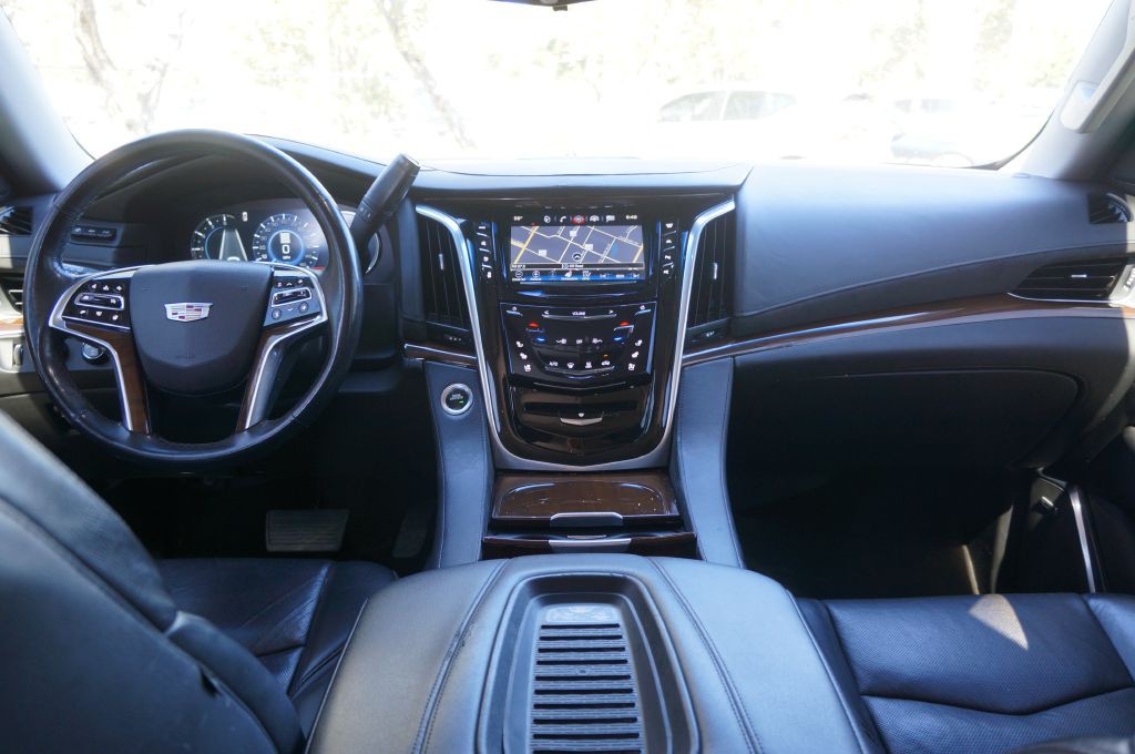 2020 Cadillac Escalade Image 38