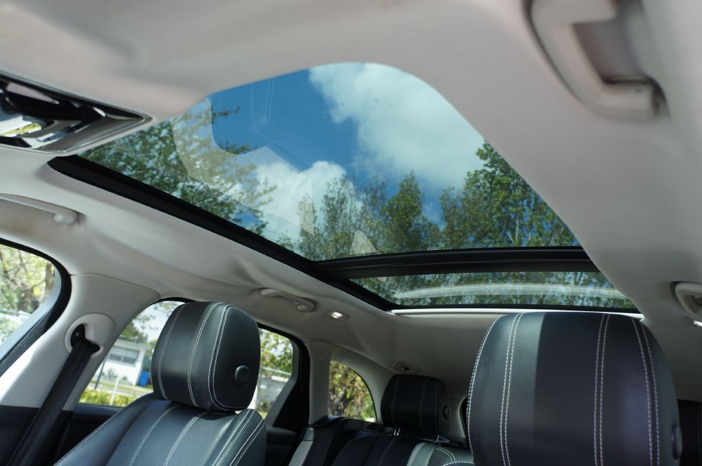 2018 Land Rover Range Rover Image 37