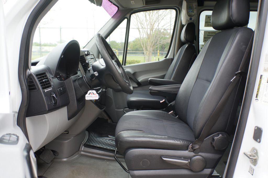 2015 Mercedes-Benz Sprinter Image 31